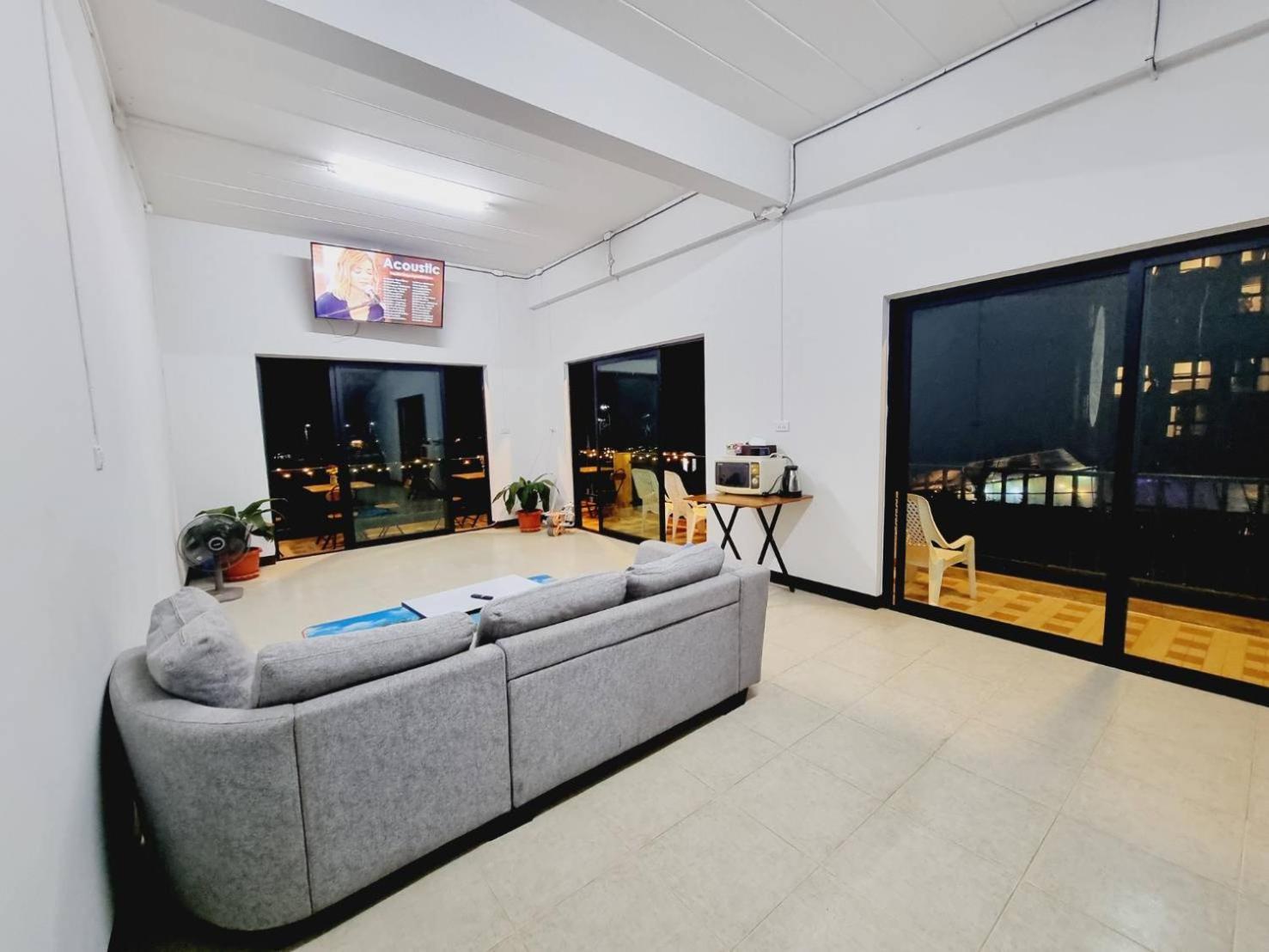 The Savannah Hostel Пай Екстериор снимка