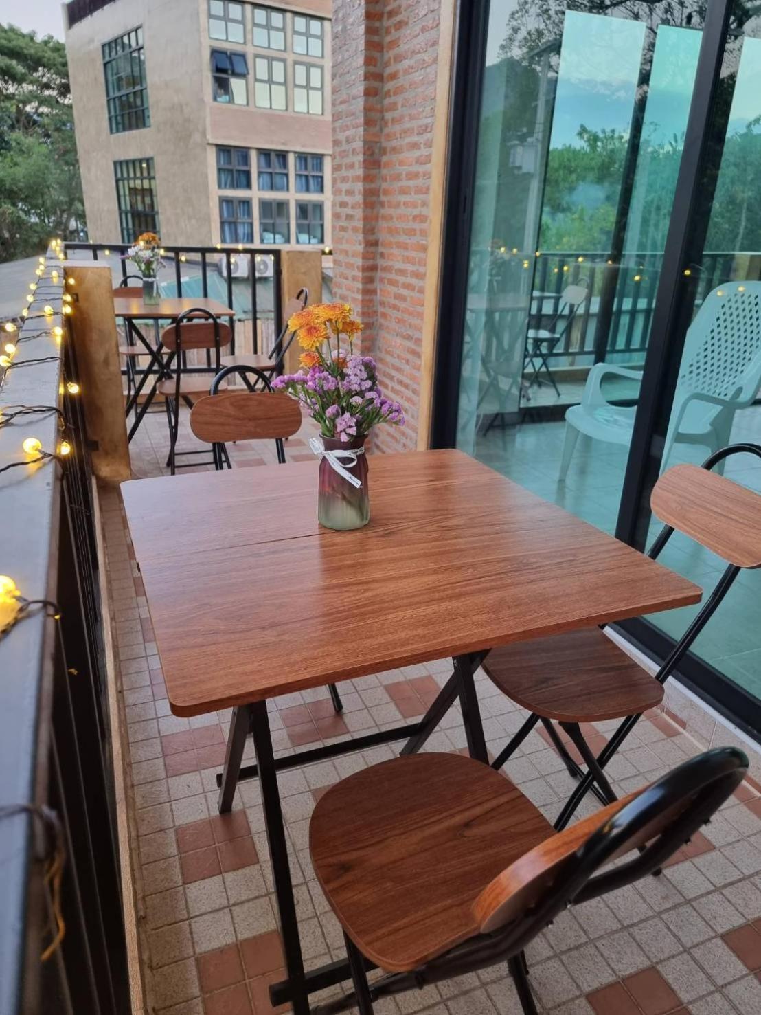 The Savannah Hostel Пай Екстериор снимка