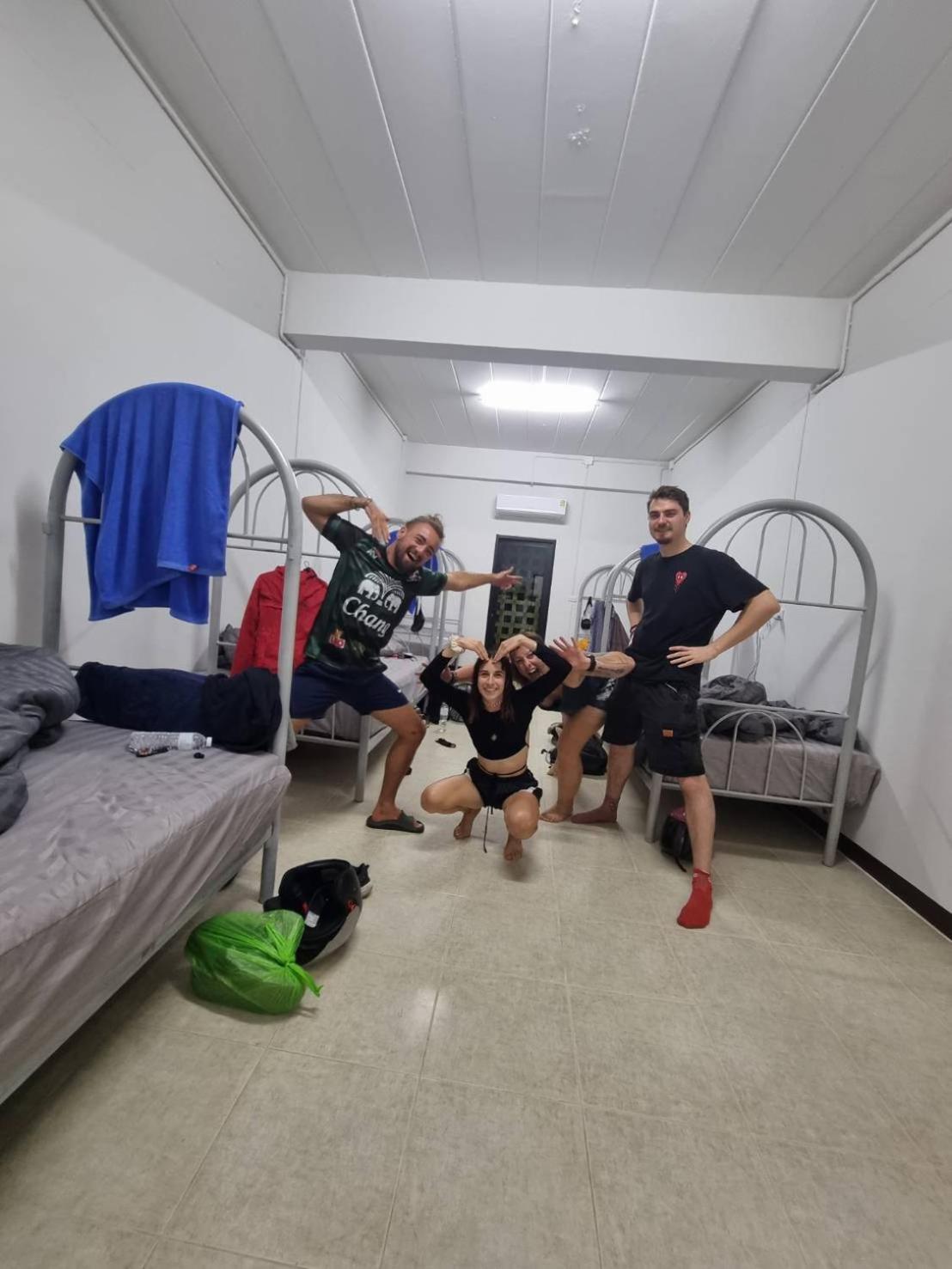 The Savannah Hostel Пай Екстериор снимка